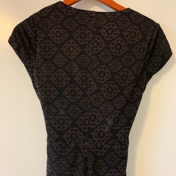Le Chateau Printed Short Sleeve Dress - Picture 8 of 14